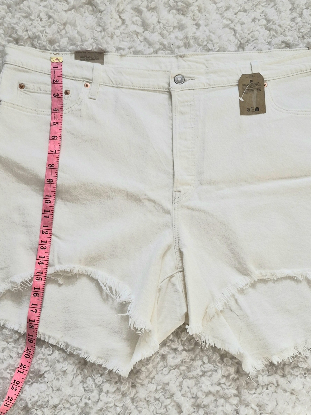 BNWT Levi's 501 Original 24 High Rise Denim Shorts White Cut Off Raw Hem Boho - Picture 7 of 12